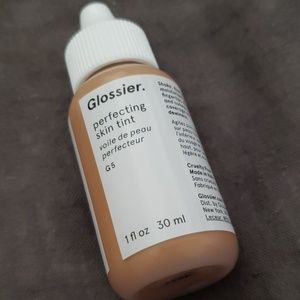 Glossier Makeup - Glossier Perfecting Skin Tint G5 Glossier Makeup - Glossier Perfecting Skin Tint G5